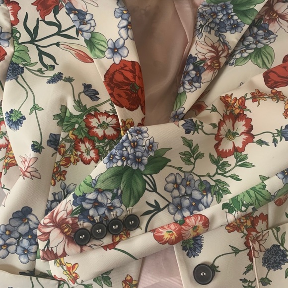 Blazer - Picture 3 of 3